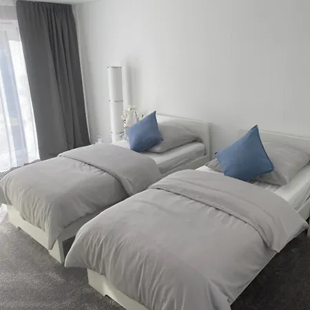 Near Messe And Playmobil Funpark Between Nuernberg And , Free Parking , Netflix , 24h Self Check-in شفاباخ