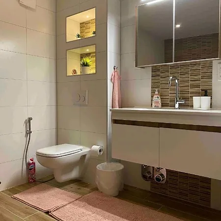 Near Messe And Playmobil Funpark Between Nuernberg And , Free Parking , Netflix , 24h Self Check-in Apartament