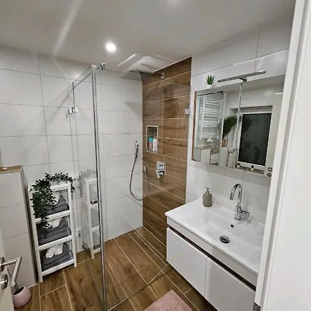 Near Messe And Playmobil Funpark Between Nuernberg And , Free Parking , Netflix , 24h Self Check-in Apartament *