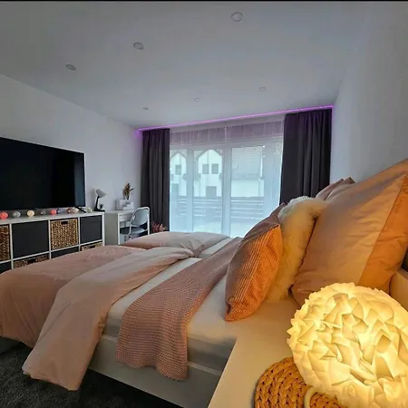 Near Messe And Playmobil Funpark Between Nuernberg And , Free Parking , Netflix , 24h Self Check-in Apartament *