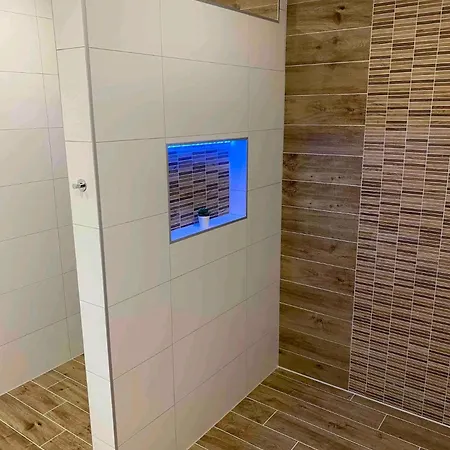 Near Messe And Playmobil Funpark Between Nuernberg And , Free Parking , Netflix , 24h Self Check-in * Schwabach